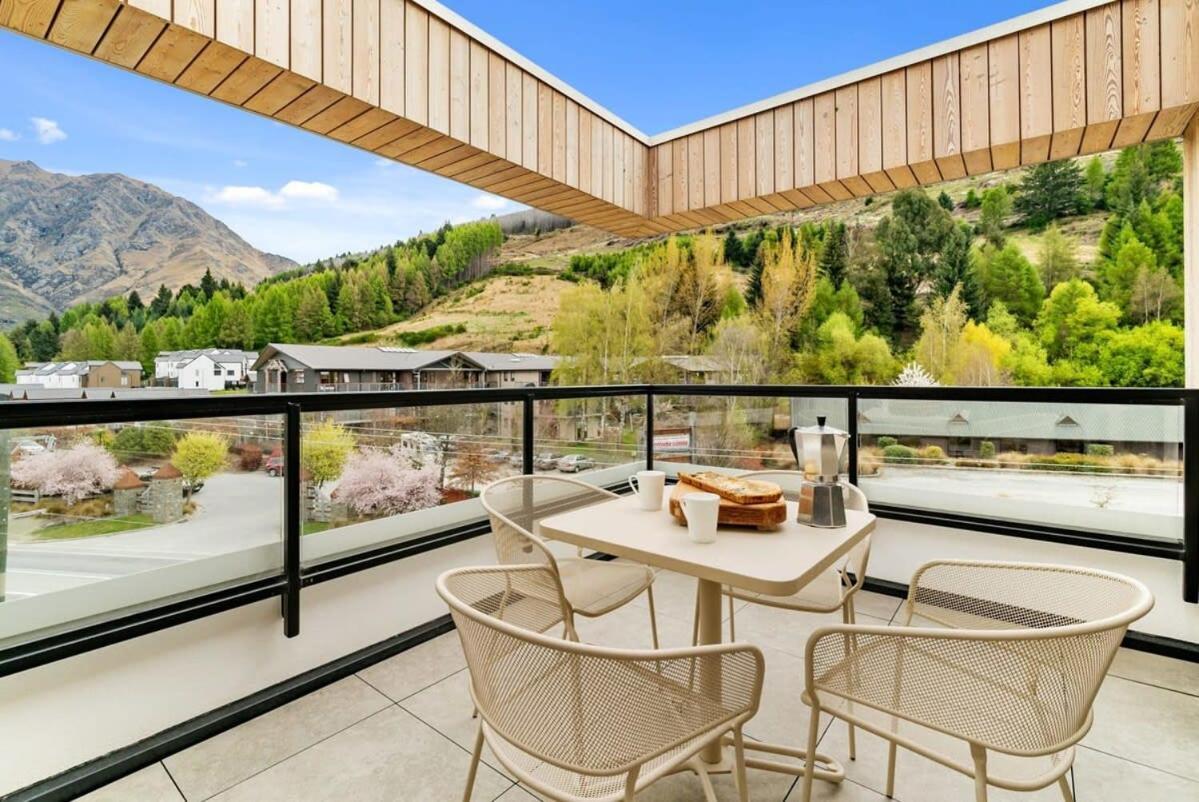 The Terrace At La Residence Du Parc Куийнстаун Екстериор снимка